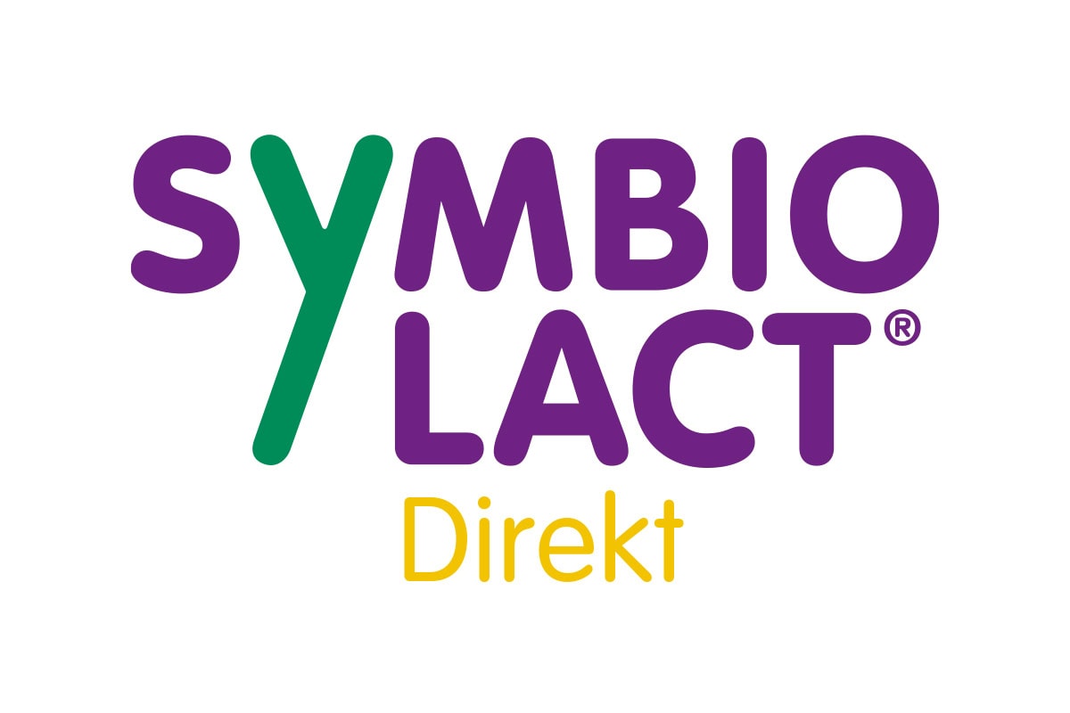 Logo von SYMBIO LACT Direkt: Der Schriftzug „SYMBIO LACT“ ist in grossen, violetten Buchstaben gehalten, wobei das „Y“ grün hervorgehoben ist. Darunter steht „Direkt“ in gelber Schrift auf weißem Hintergrund.